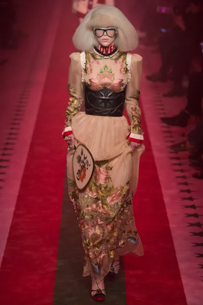 Look 2